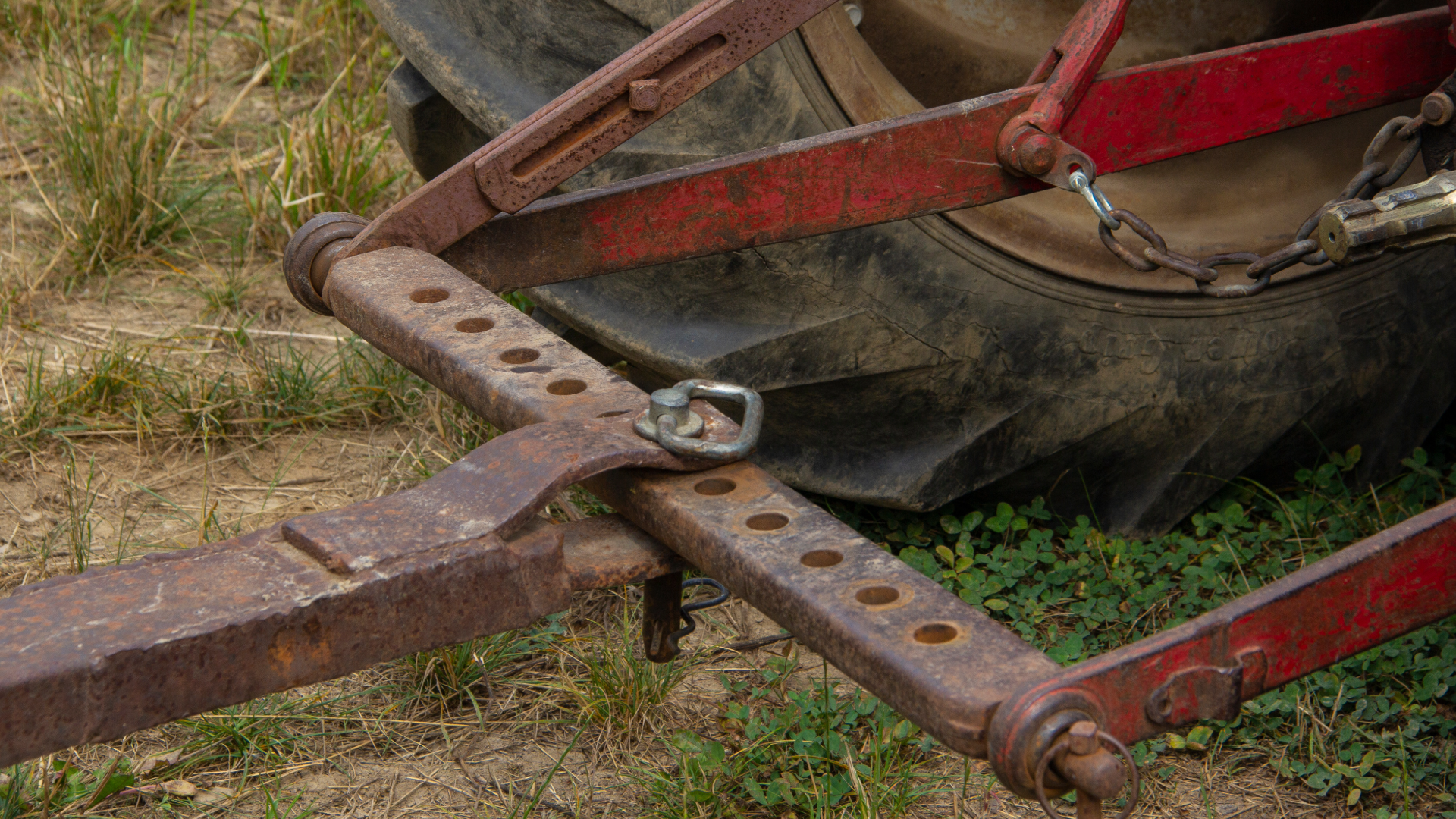 hitch-pin-in-place-tractor